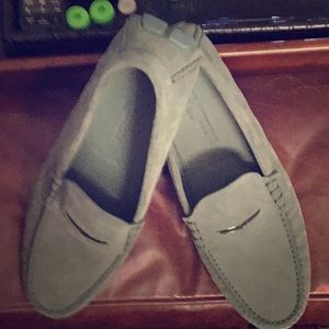 Men’s green Louis Vuitton Daimler suede loafers